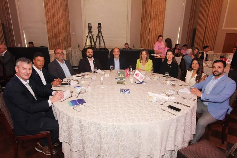 Loureiro participa de debate na Federasul sobre futuro da aviação no pós-tragédia climática