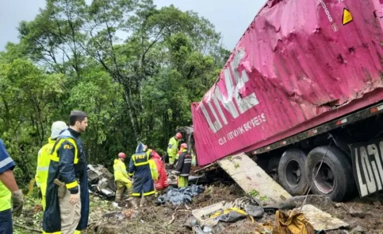 Motorista e dono de caminhão são denunciados por acidente que matou equipe de remo de Pelotas