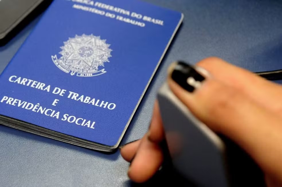 Desemprego cai a 6,2% no trimestre terminado em outubro, o menor patamar da história