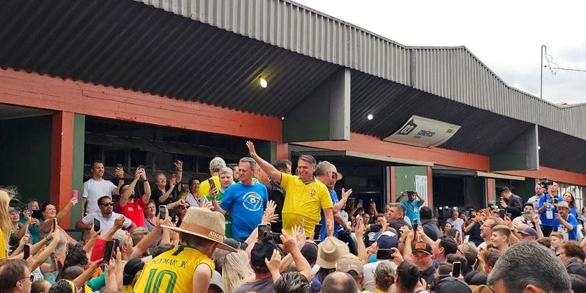 Jair Bolsonaro participa da Fenasoja no Rio Grande do Sul