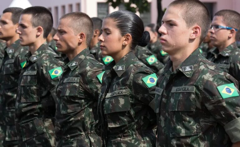 Mulheres de 18 anos podem se alistar nas Forças Armadas a partir de janeiro