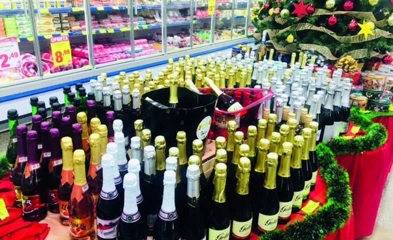 Supermercados terão horário especial neste domingo