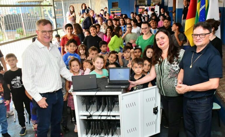 Inaugurado Laboratório de Informática da Escola Municipal Antônio Manoel