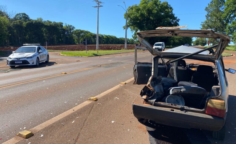 Condutor fica gravemente ferido após colisão com caminhão, em Ijuí