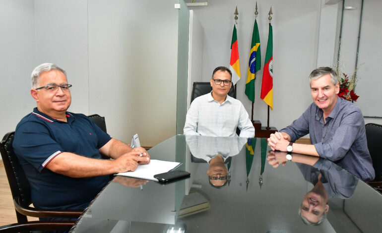 Loureiro atualiza informações de projetos com investimentos para Santo Ângelo