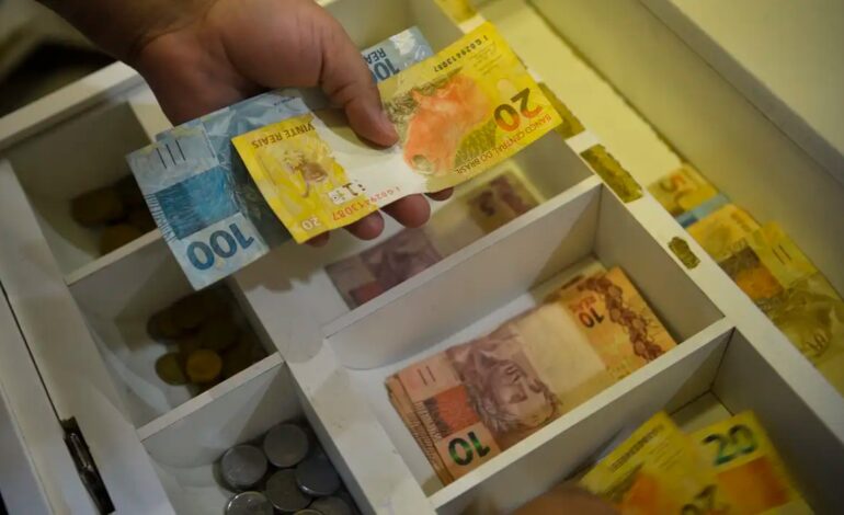 Segunda parcela do décimo terceiro deve ser depositada até sexta-feira