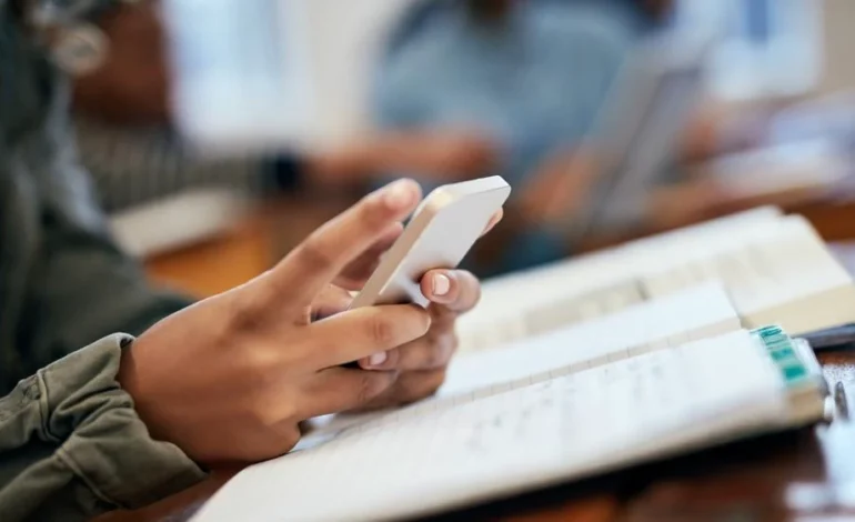 Senado pode votar nesta quarta projeto que limita uso de celulares nas escolas