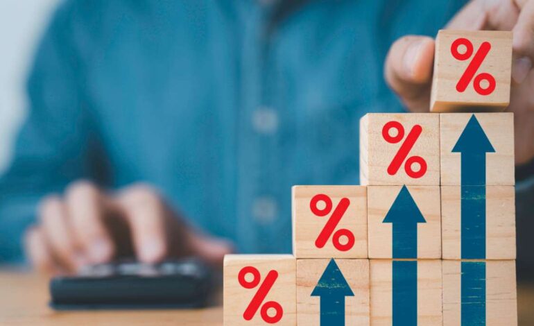 Copom eleva a taxa Selic para 12,25% ao ano