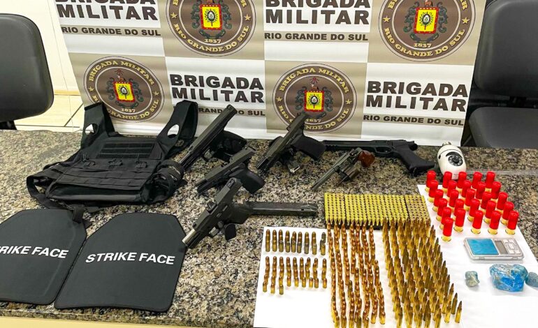 BM realiza prisão por tráfico de drogas e vasto armamento e munições