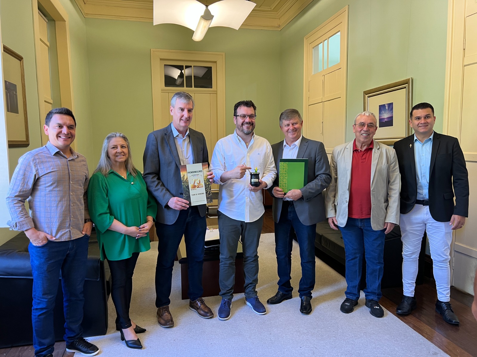 Roteiro de audiências garante apoios e patrocínios para Fenamilho 2025