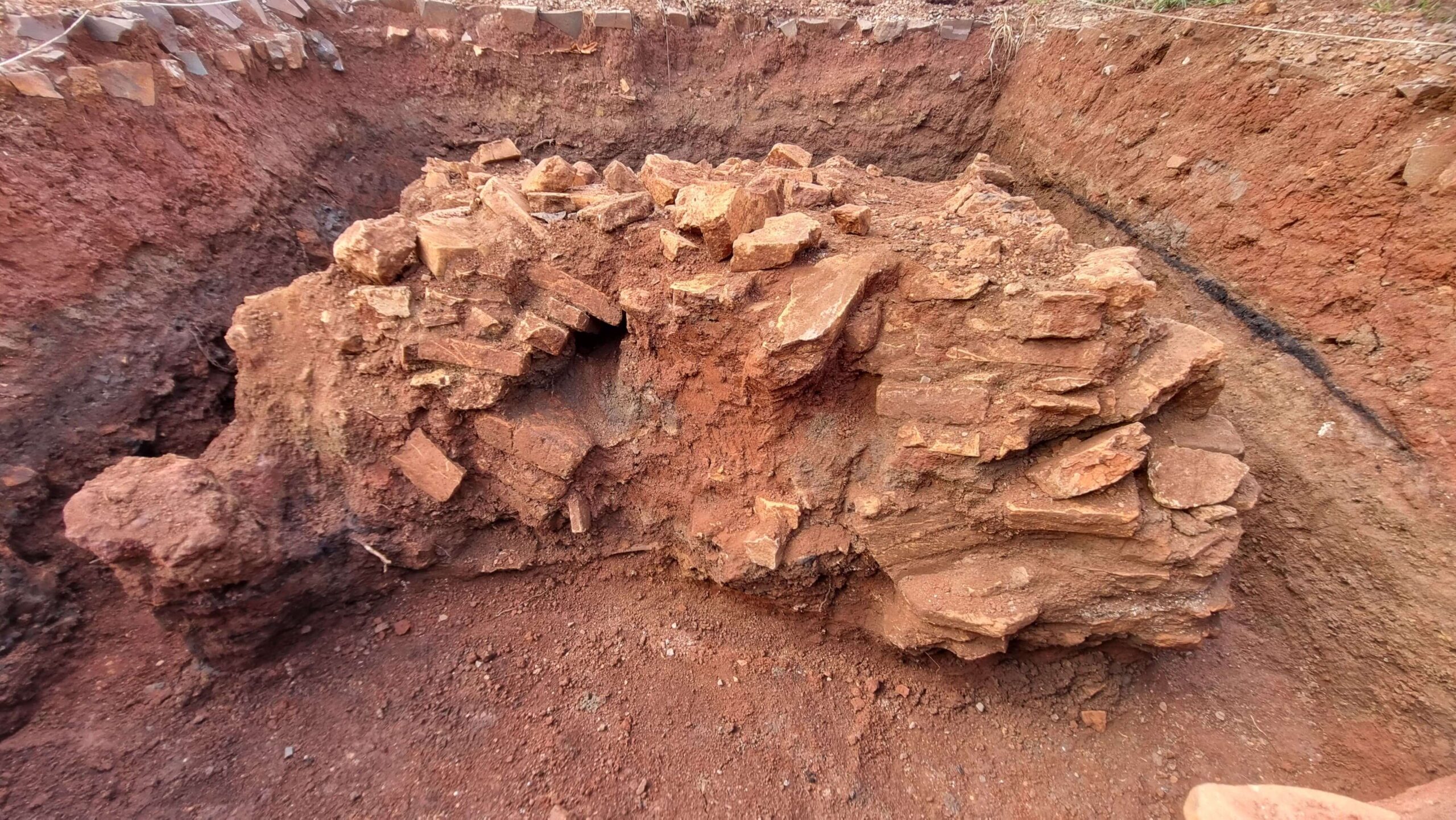 Estrutura arqueológica do século XVIII é descoberta no centro de Santo Ângelo