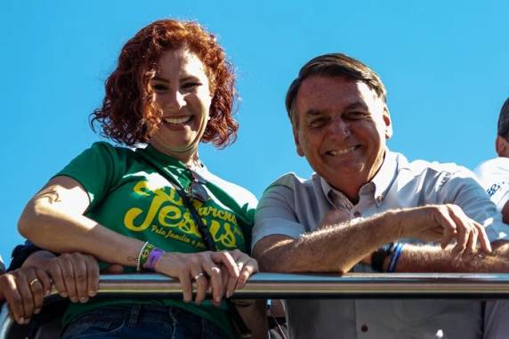 Bolsonaro culpa Carla Zambelli por derrota para Lula: ”Tirou o mandato da gente”