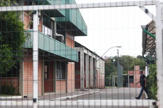 Preso por envenenar água em Canoas perguntou a colega sobre efeitos da soda cáustica, diz delegado
