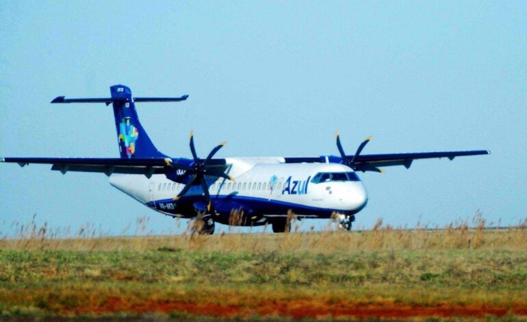 Cauda de avião da Azul toca na pista em pouso no aeroporto de Santo Ângelo