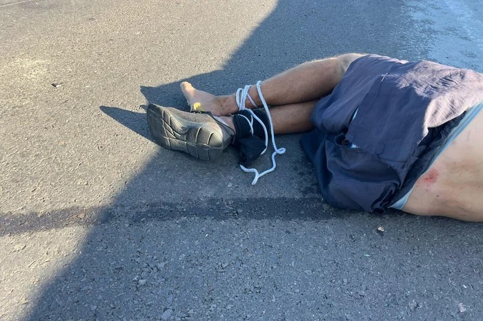 Homem é amarrado com cordas após furtar carro e colidir contra mureta na RS-118, em Cachoeirinha