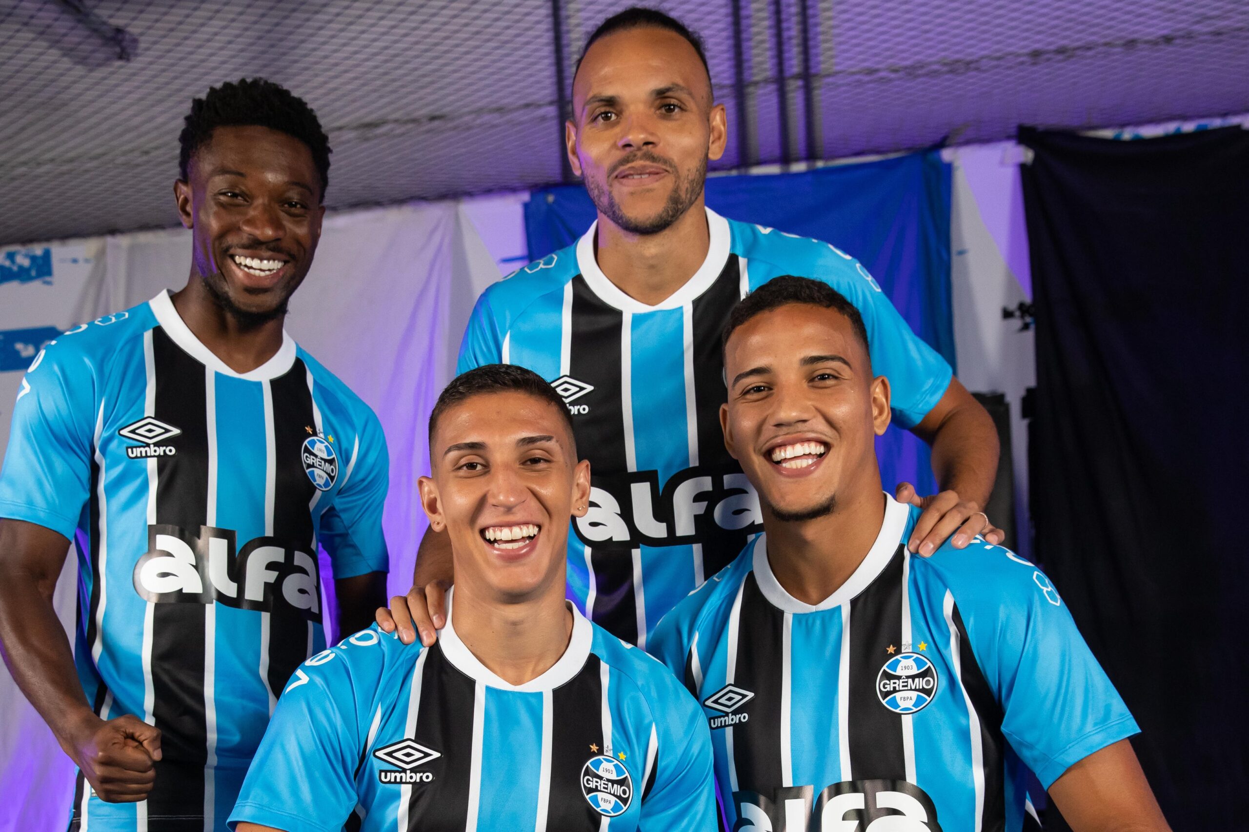 Grêmio anuncia nova camisa para 2025