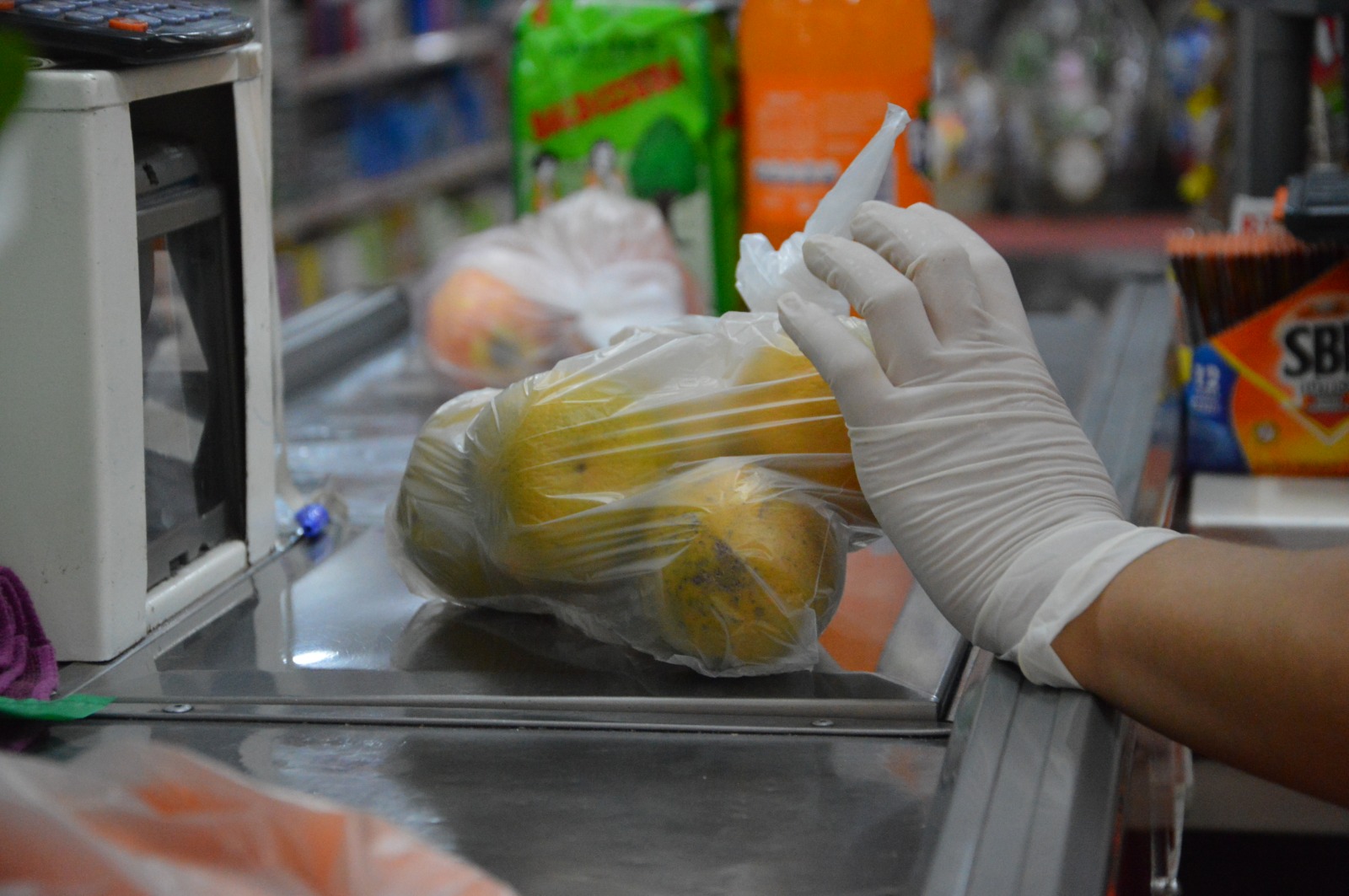 Supermercados vão funcionar das 8 às 13 horas neste sábado