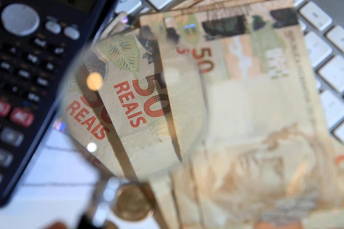 Copom deve elevar Selic para o maior valor em oito anos nesta quarta-feira
