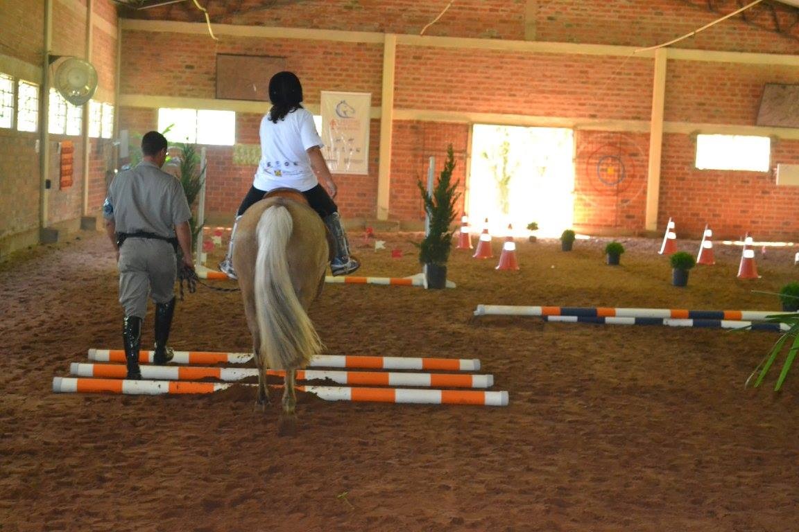 Centro Missioneiro de Equoterapia  promove festival e mostra neste sábado