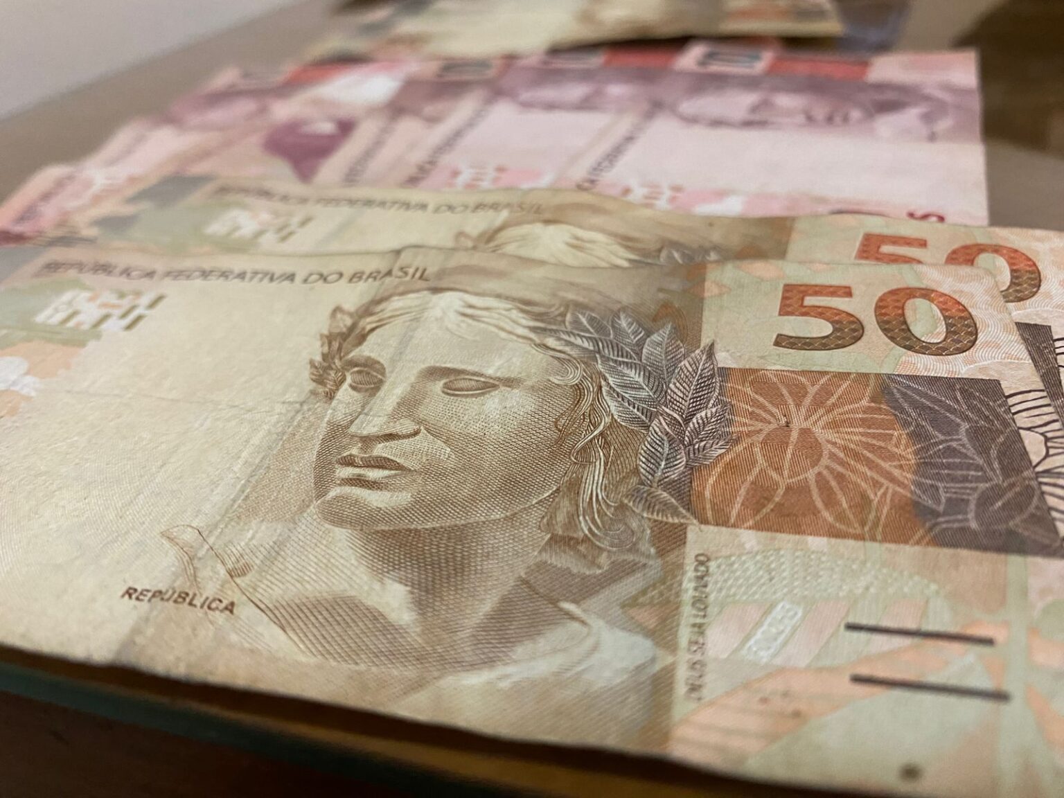 Copom eleva Selic a 14,25% ao ano