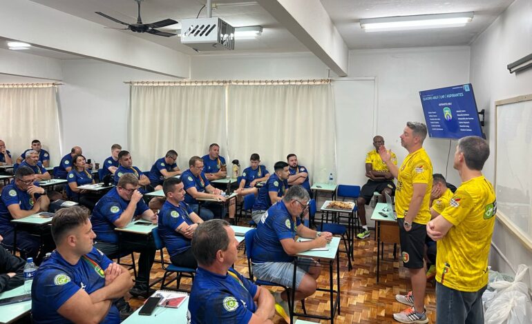Pré-Temporada de Arbitragem da Liga Gaúcha de Futsal reúne mais de 80 participantes em Santo Ângelo