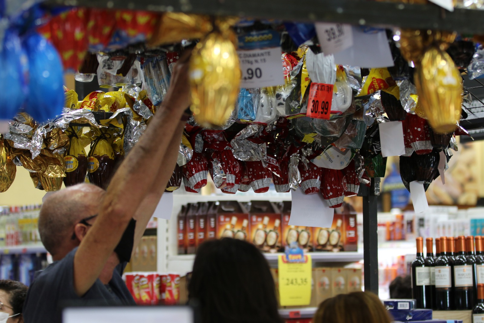 Pesquisa do Procon aponta diferença de preço entre ovo de Páscoa e barra de chocolate