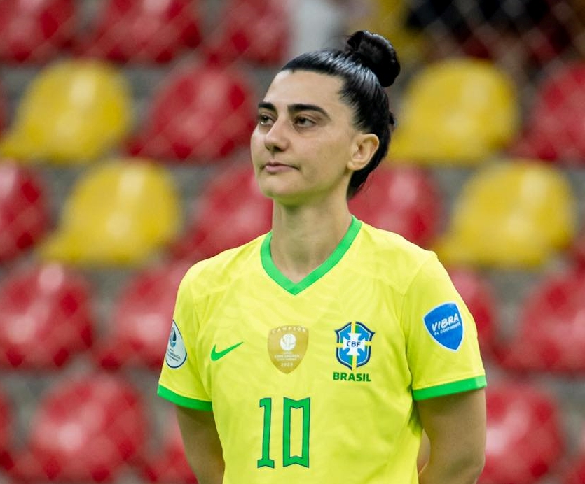 Santo-angelense Luciléia Minuzzo é campeã da Copa América de Futsal