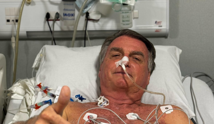 Bolsonaro é submetido a cirurgia em Brasília