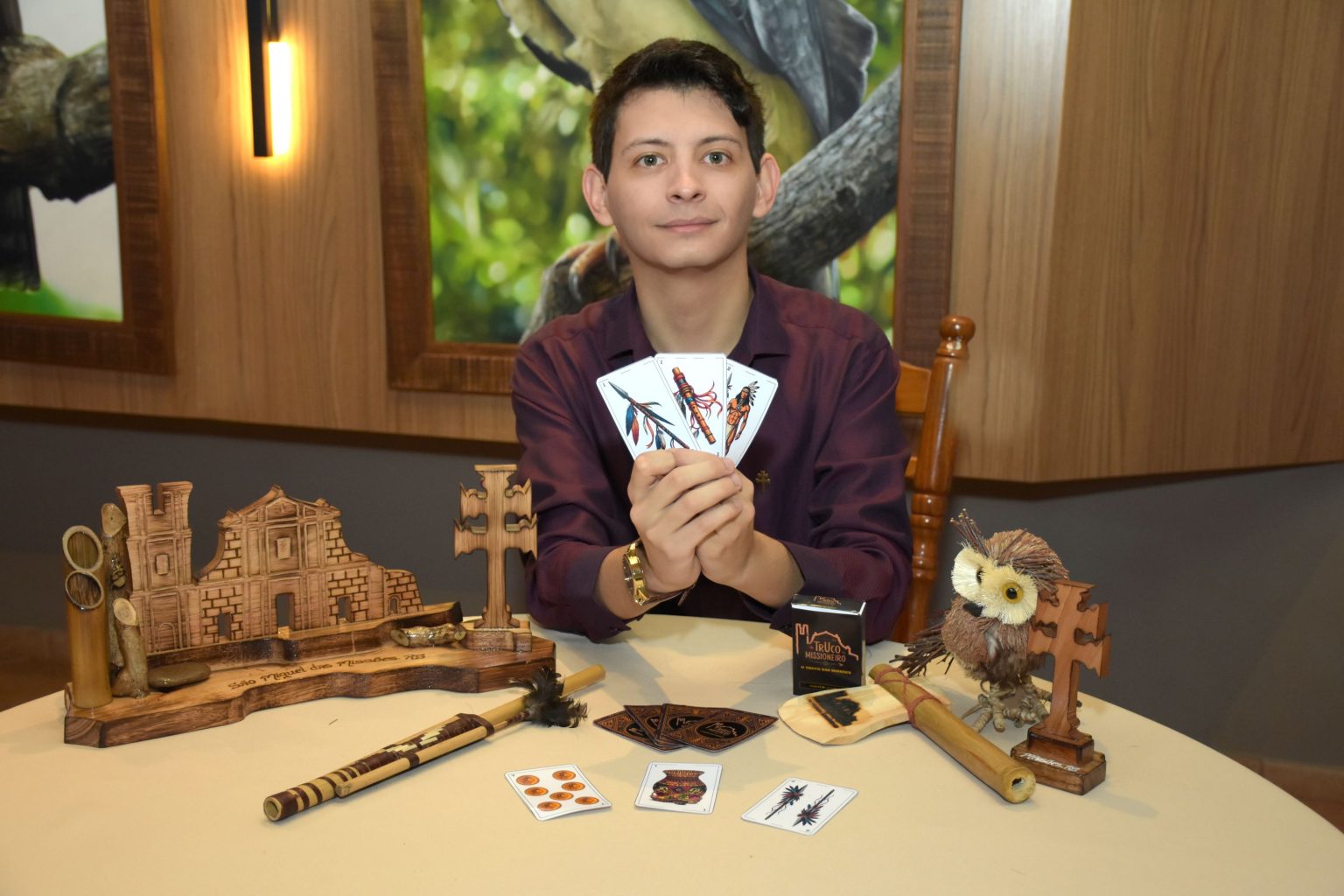 Estudante cria baralho temático de truco para celebrar os 400 anos das Missões