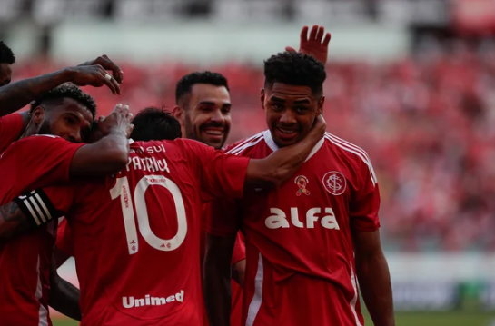 Inter vira sobre o Juventude e sobe na tabela do Brasileirão