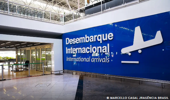 Brasil começa a exigir visto para cidadãos dos EUA