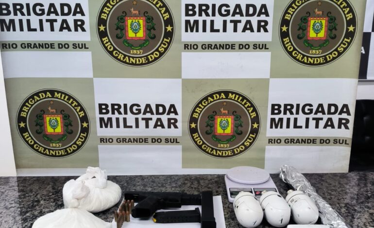 BM realiza prisões por tráfico de entorpecentes e posse de arma, em Santo Ângelo