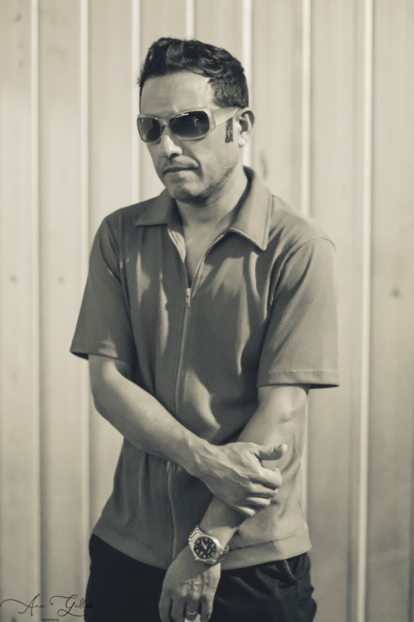 Marcelo Rossano inicia carreira solo com lançamento de música autoral e vídeoclipe