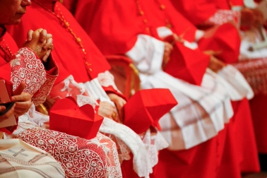 Conclave para escolher novo papa começa dia 7 de maio, anuncia Vaticano