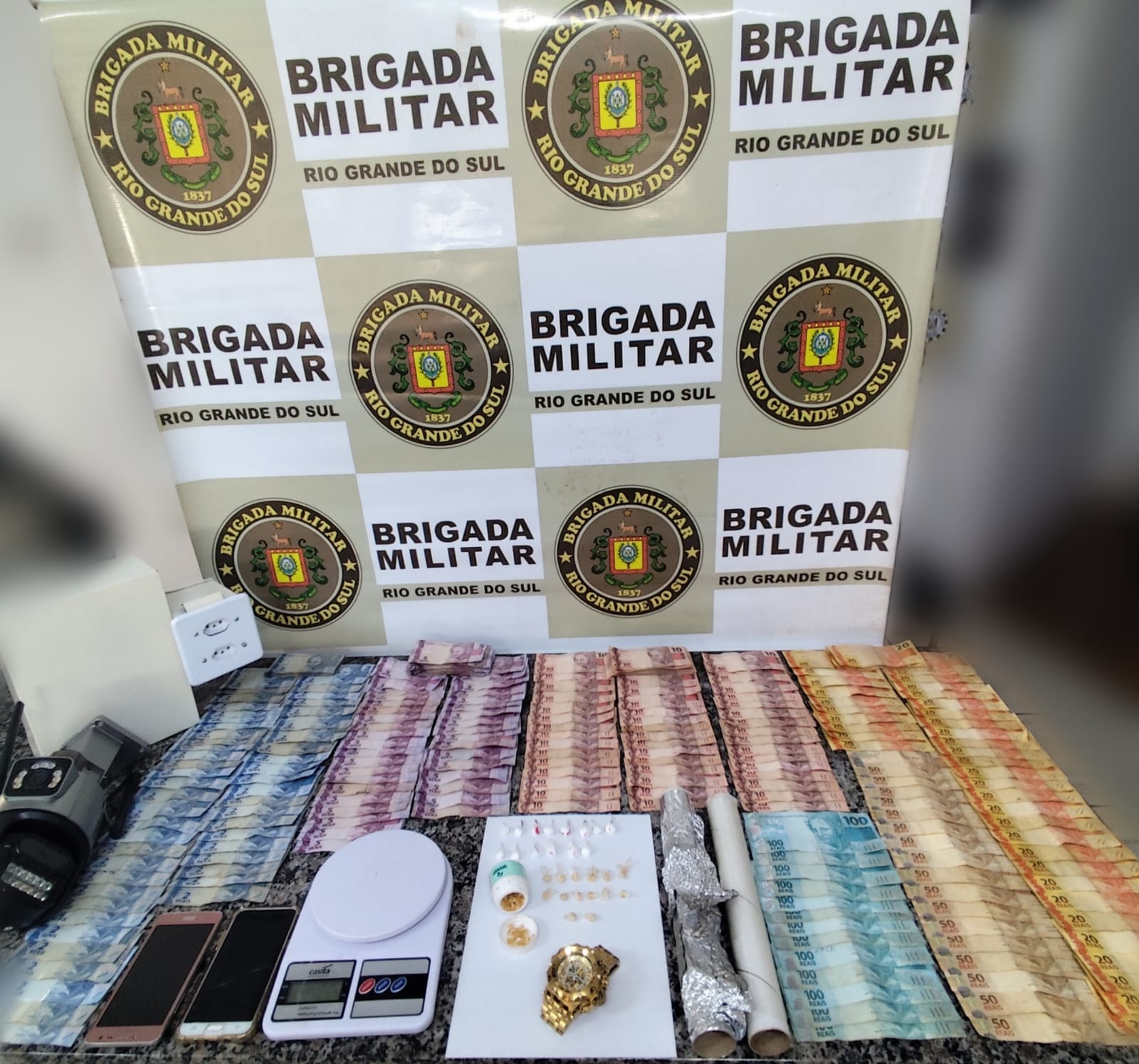 Brigada Militar prende casal por tráfico de drogas em Santo Ângelo