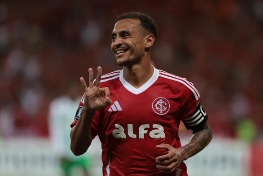 Inter goleia o Atlético Nacional e assume liderança do Grupo F na Libertadores