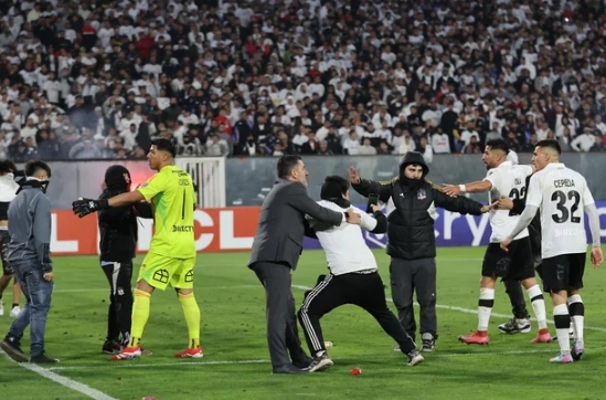 Dois torcedores do Colo-Colo morrem antes da partida contra o Fortaleza pela Libertadores
