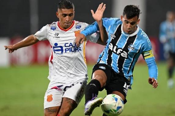Com time misto, Grêmio empata com o Atlético Grau pela Sul-Americana