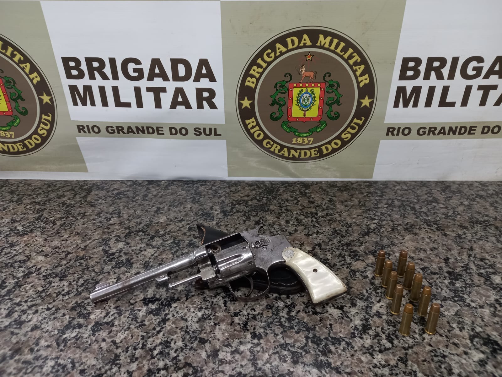 BM prende homem com arma de fogo no Bairro Aliança