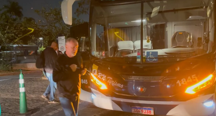 Após tragédia familiar, Mano Menezes é liberado pelo Grêmio