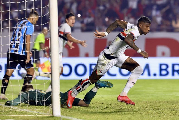 Grêmio leva virada do São Paulo e volta ao Z4