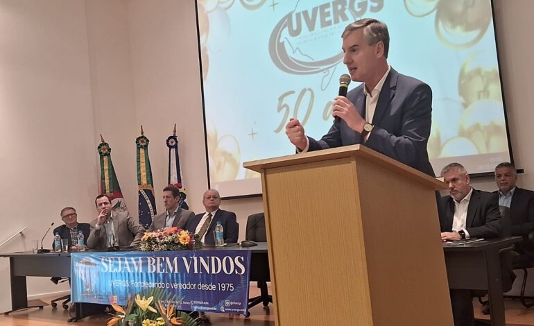Loureiro defende mudanças no Pacto Federativo