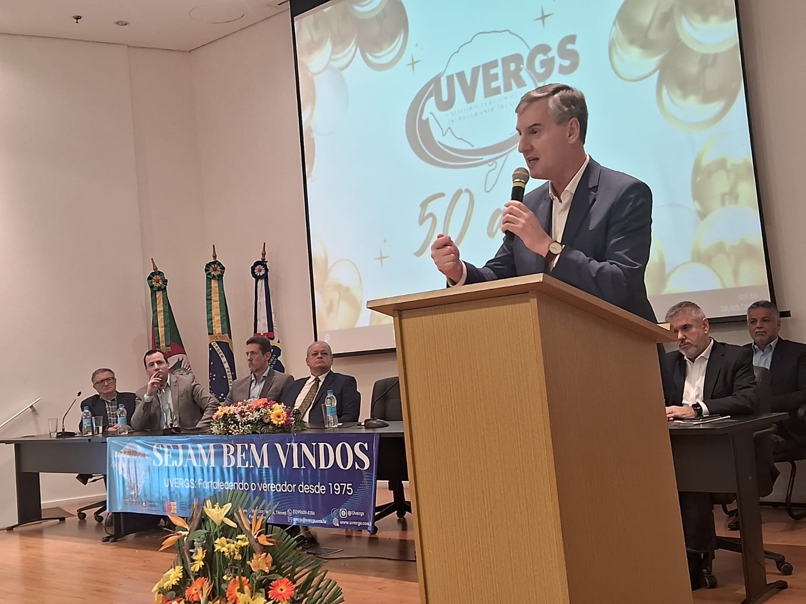 Loureiro defende mudanças no Pacto Federativo