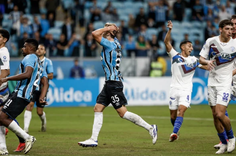 Grêmio empata com Godoy Cruz e pode disputar repescagem da Sul-Americana