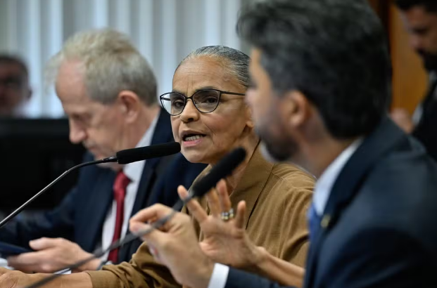 Senador manda Marina Silva ‘se pôr em seu lugar’ e ministra abandona sessão