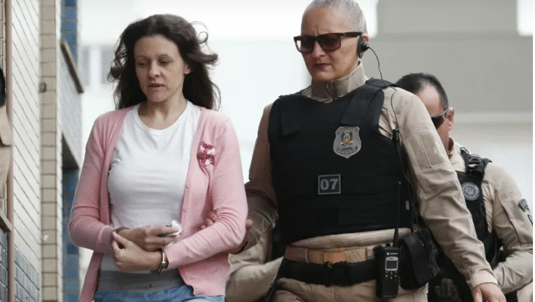 Graciele Ugulini, condenada pela morte do menino Bernardo, inicia cumprimento de pena em regime semiaberto em Santo Ângelo