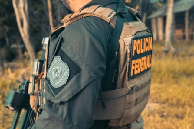 Polícia Federal publica edital de concurso com mil vagas e salários de até R$ 26,8 mil