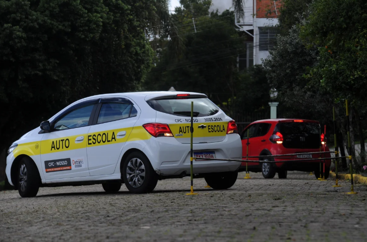 Mudança na CNH prevê exame toxicológico mais rígido, gratuidade e transferência online