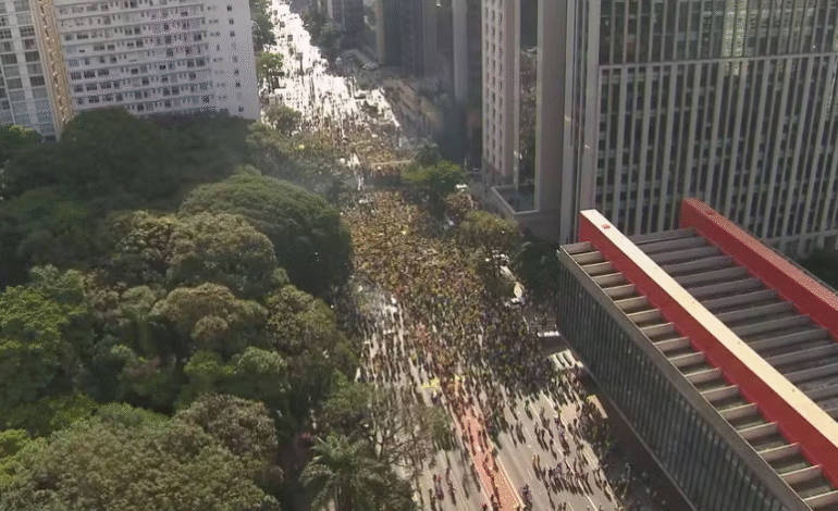 Bolsonaro participa de ato na Avenida Paulista