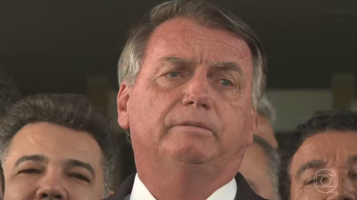 Bolsonaro chega à PF para prestar depoimento em investigação sobre atuação de Eduardo nos EUA